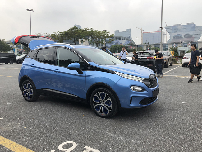 2018广州车展探馆：北汽新能源ex3亮相