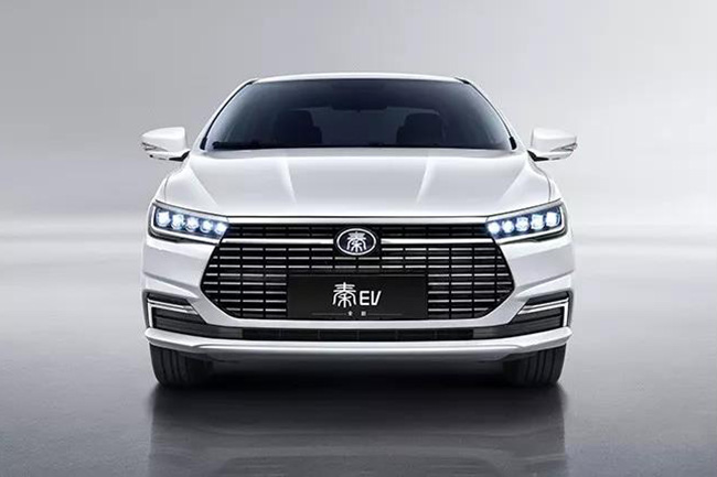 Model 3又迎来一个劲敌，“冷艳杀手”秦EV亮相