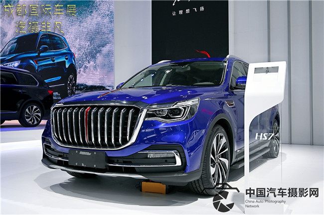 豪华感不输BBA，成都车展实拍红旗HS7