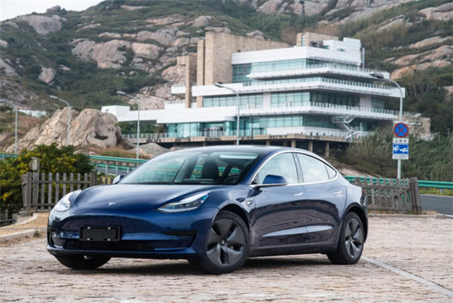不足30万可入手 特斯拉Model 3/蔚来ES6等4款豪华电动车推荐